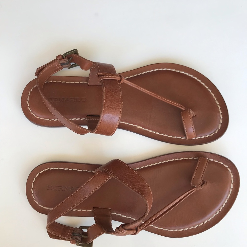 Bernardo Sandal size 7
